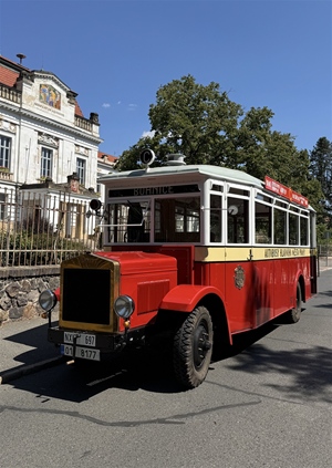 Bohnice si připomínají 100 let autobusové dopravy